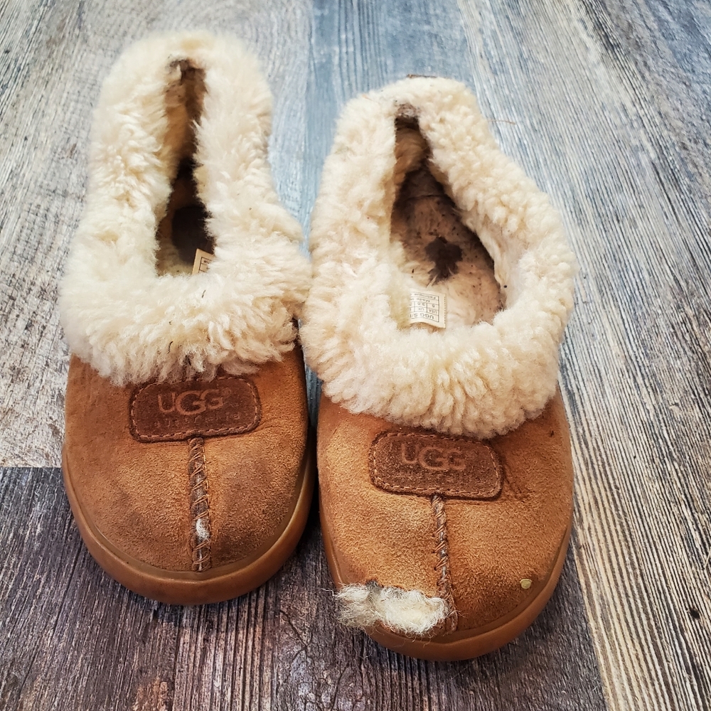 UGG brown leather suede shoes slippers logo women size 5
